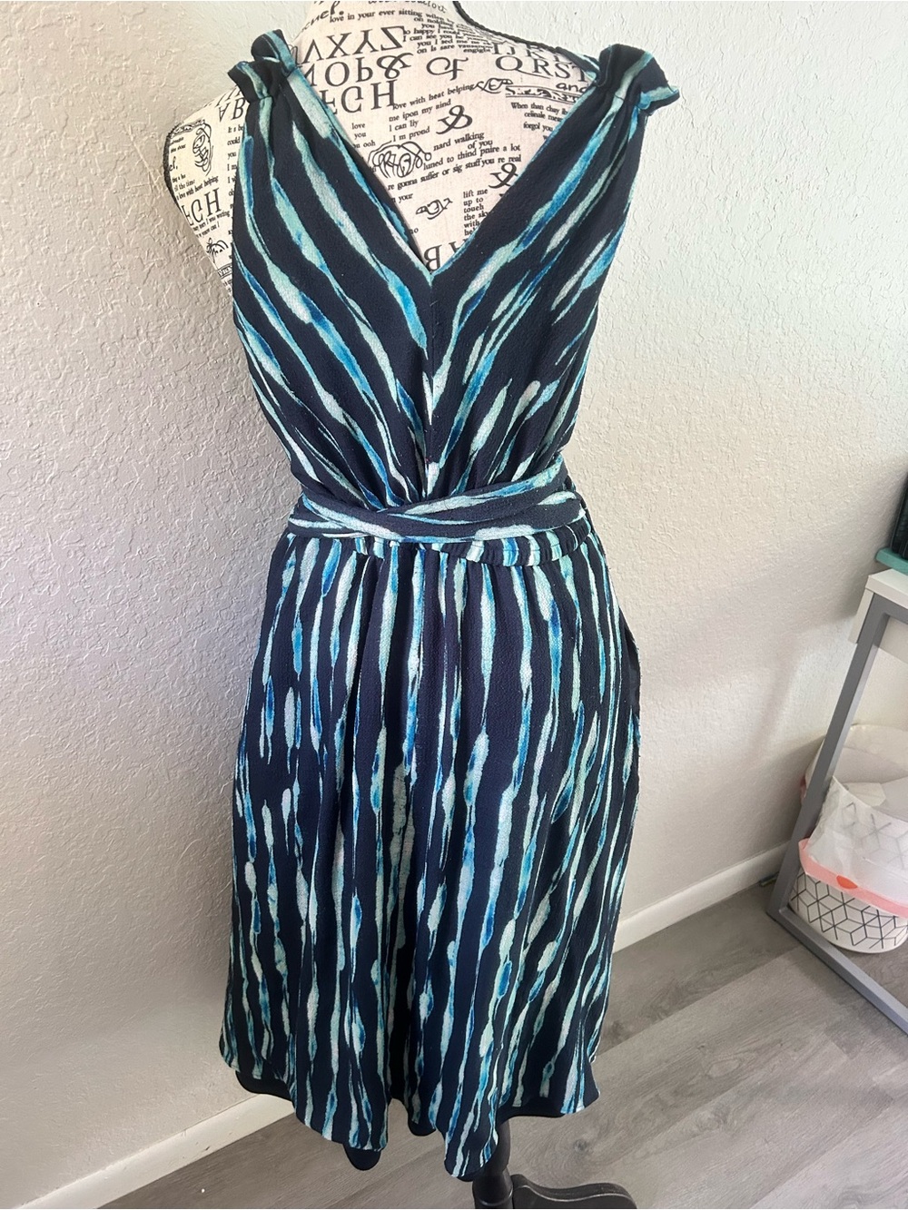 Preowned DKNY Blue and Black Maxi Dress Size 12 - Picture 4 of 8